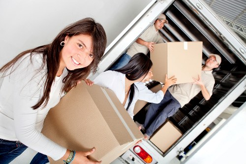 Local movers handling access challenges in a Newington property